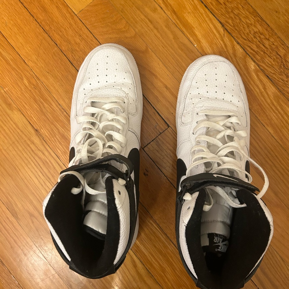 Nike Men's High-Top White and Black Sneakers - Picture 2 of 5